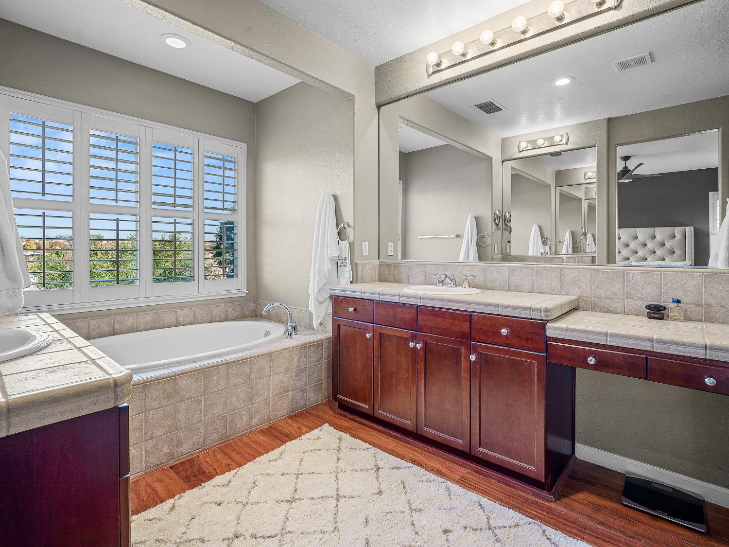 El Dorado Hills, California 95762, United States, 5 Bedrooms Bedrooms, ,3 BathroomsBathrooms,Residential,Active,236843