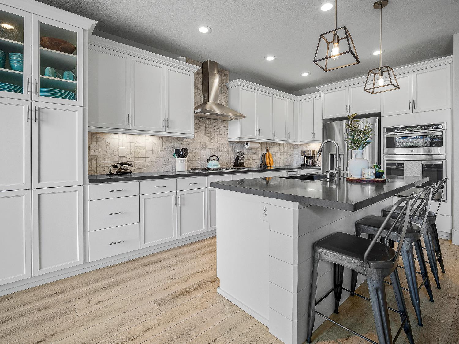 El Dorado Hills, California 95762, United States, 5 Bedrooms Bedrooms, ,3 BathroomsBathrooms,Residential,Active,236843