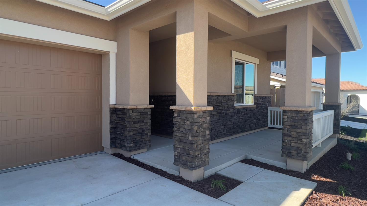 1033 Meadowlands Drive