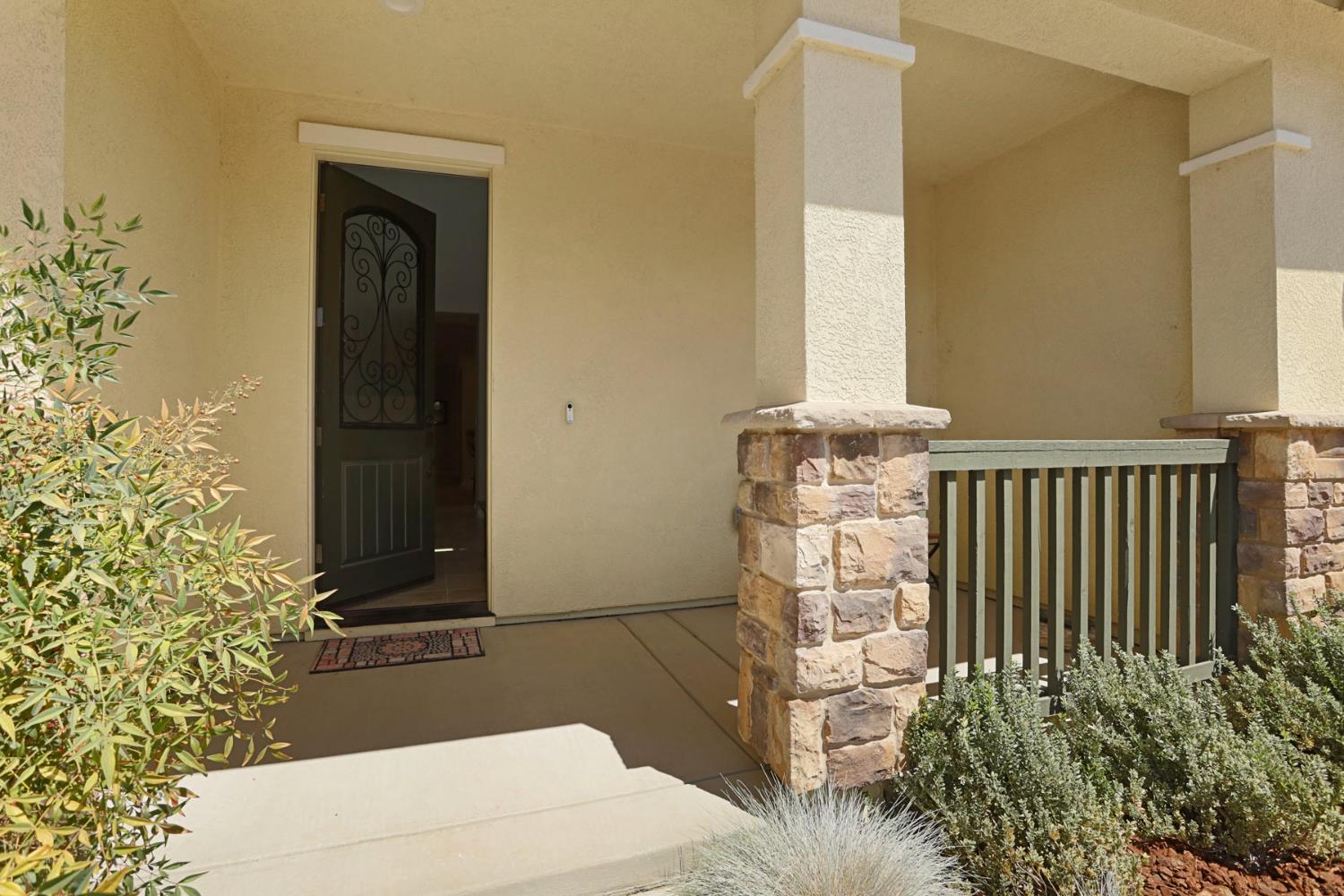 827 River Pointe Circle