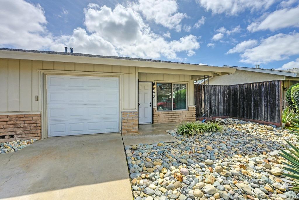 2634 Capitales Drive