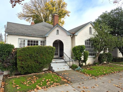 2609 T Street Sacramento CA 95816