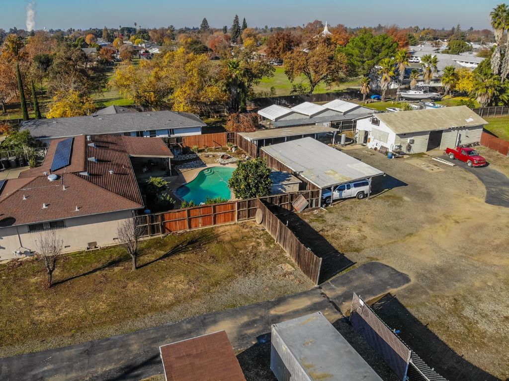 Photo of 5025 El Paraiso Avenue, Sacramento, CA 95824 (MLS # 226032217)