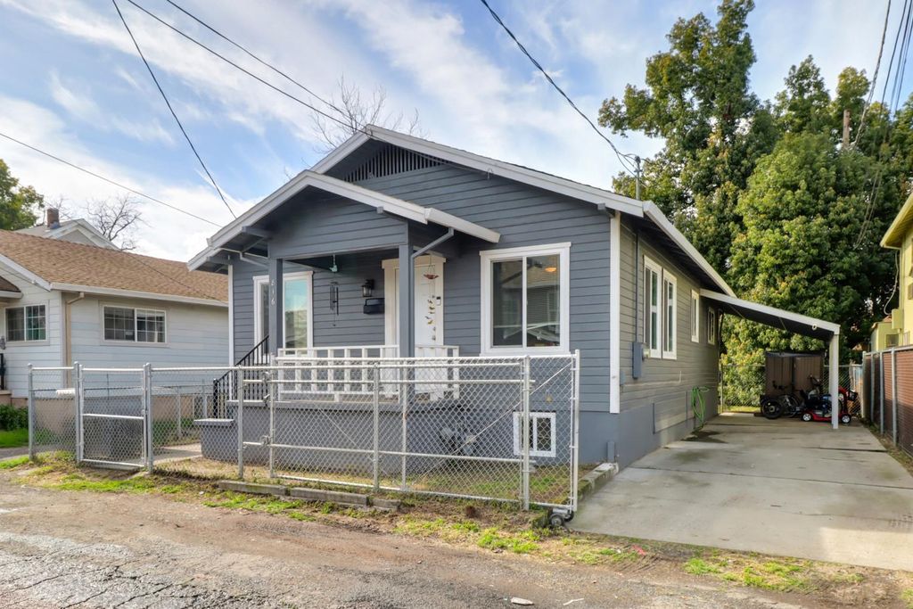 Photo of 816 Oak Street, Marysville, CA 95901 (MLS # 226032437)