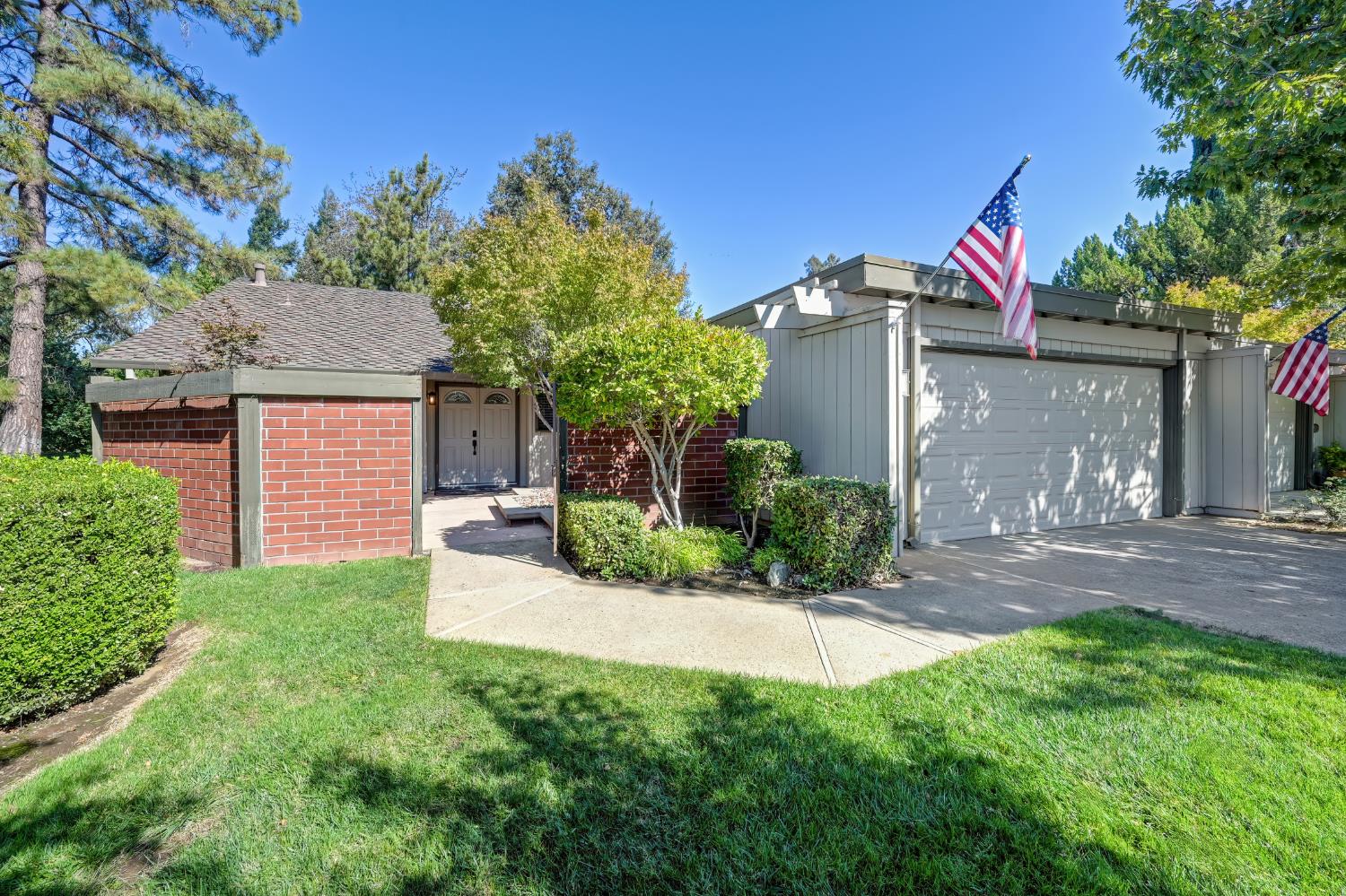 8927 Bluff Lane