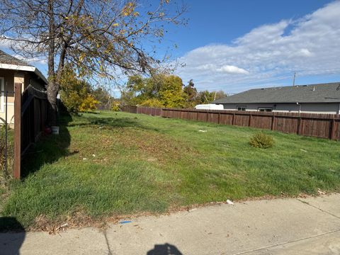 1815 Iris Avenue Sacramento CA 95815
