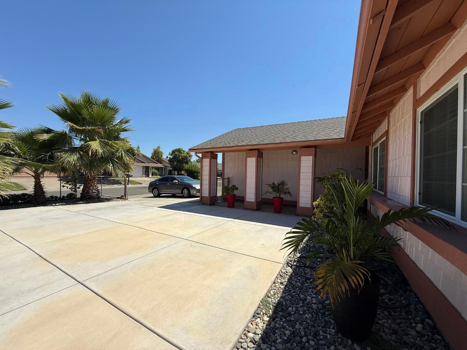 Sacramento, California 95828, United States, 3 Bedrooms Bedrooms, ,2 BathroomsBathrooms,Residential,Active,173141