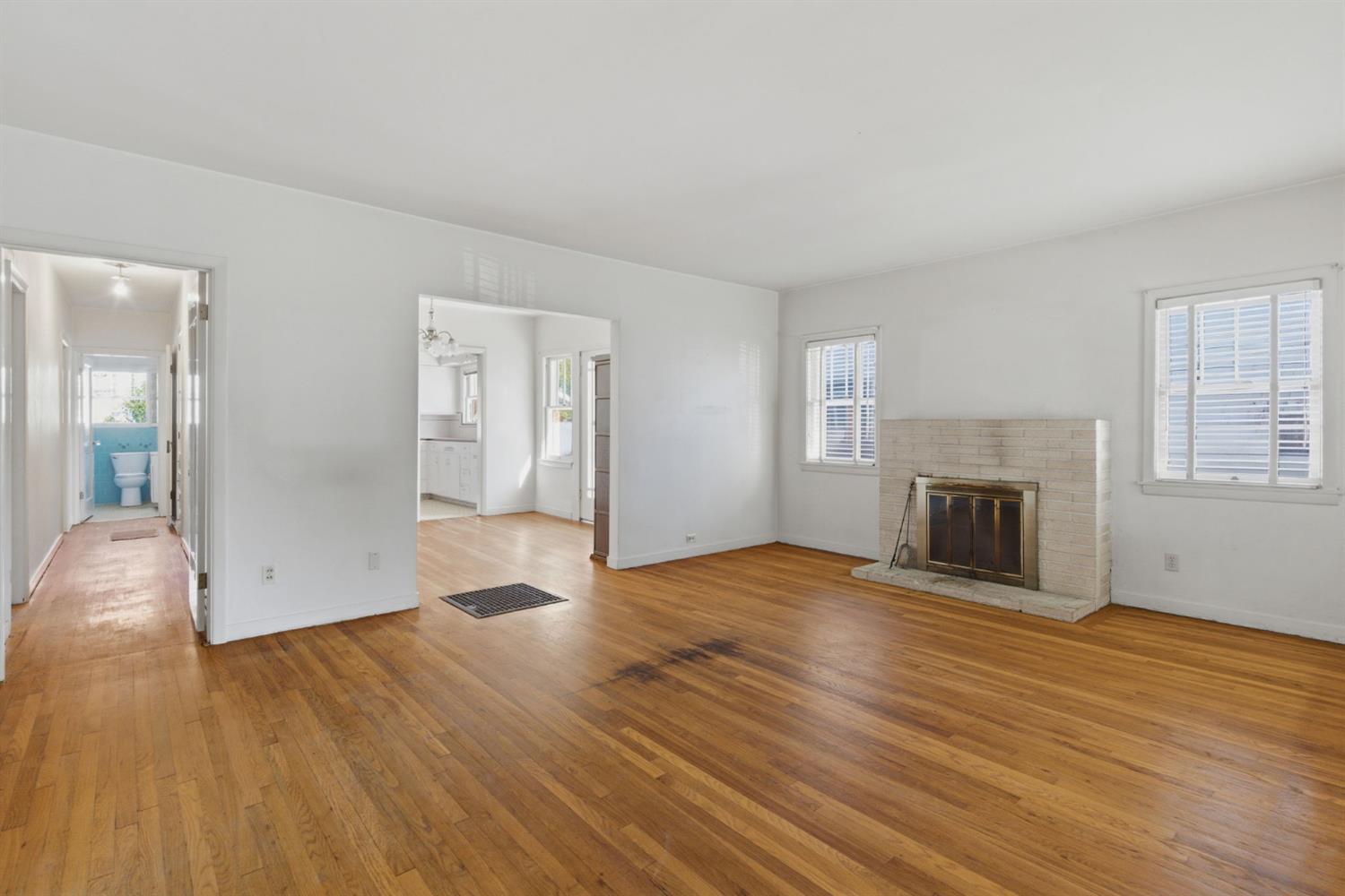 1443 W Elm Street