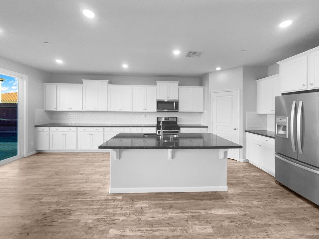 Photo of 8416 Tapies Way, Elk Grove, CA 95624 (MLS # 226004757)