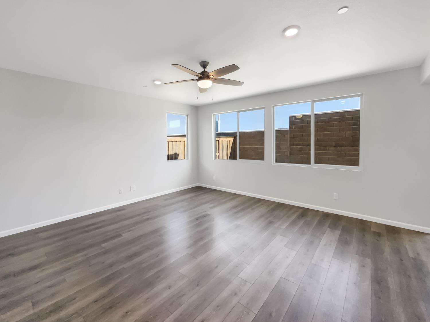 769 Lincolnshire Circle