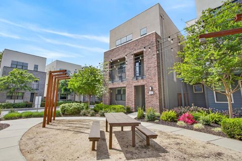 315 Creamery Lane Sacramento CA 95814