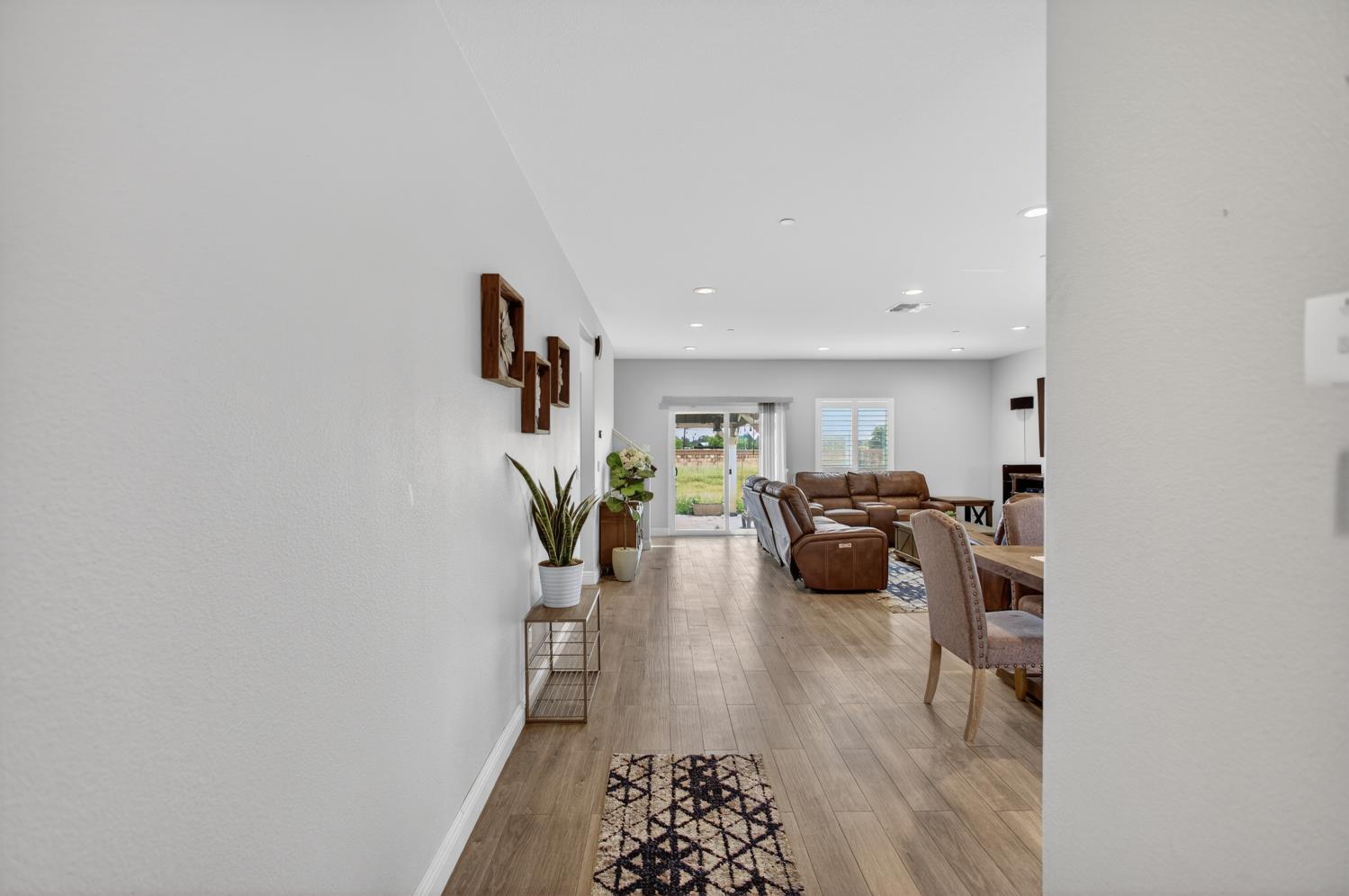 1456 BAMBOO Street