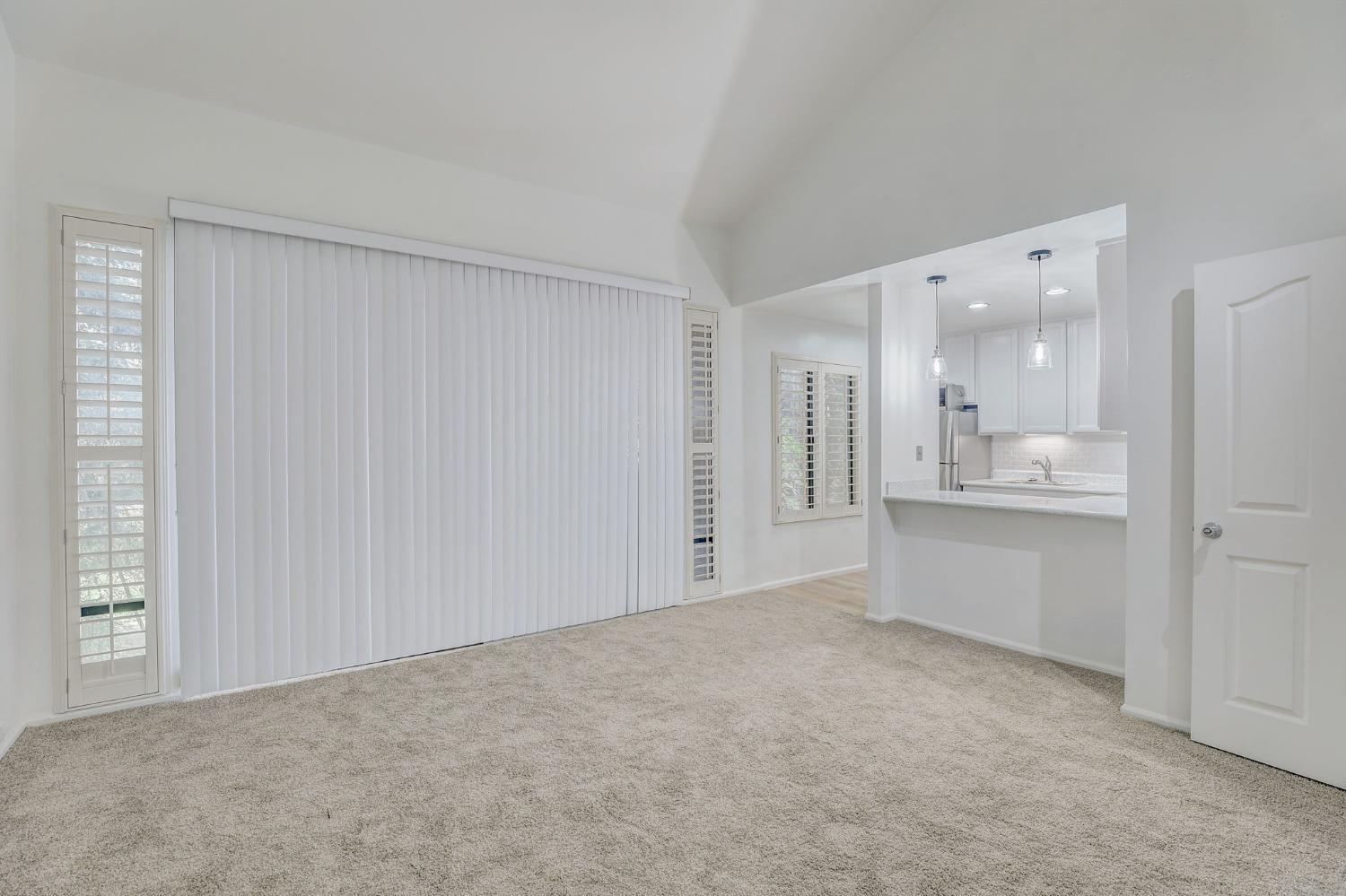 720 Woodside Lane 8