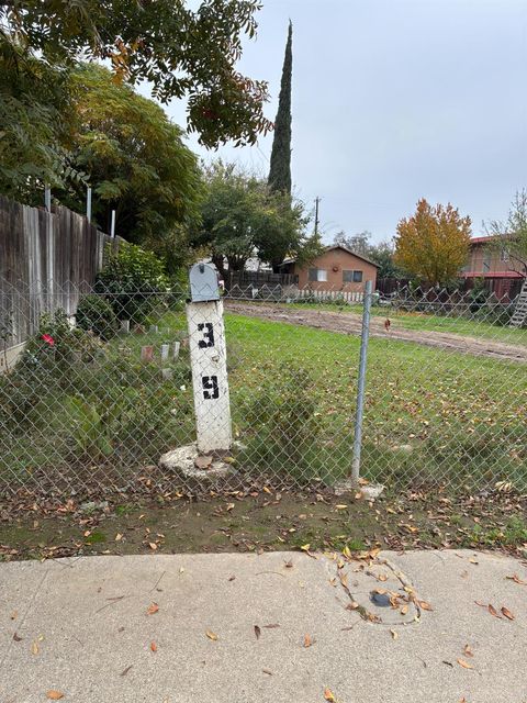 39 W J Street Los Banos CA 93635