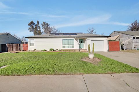 32 Triplett Way Marysville CA 95901