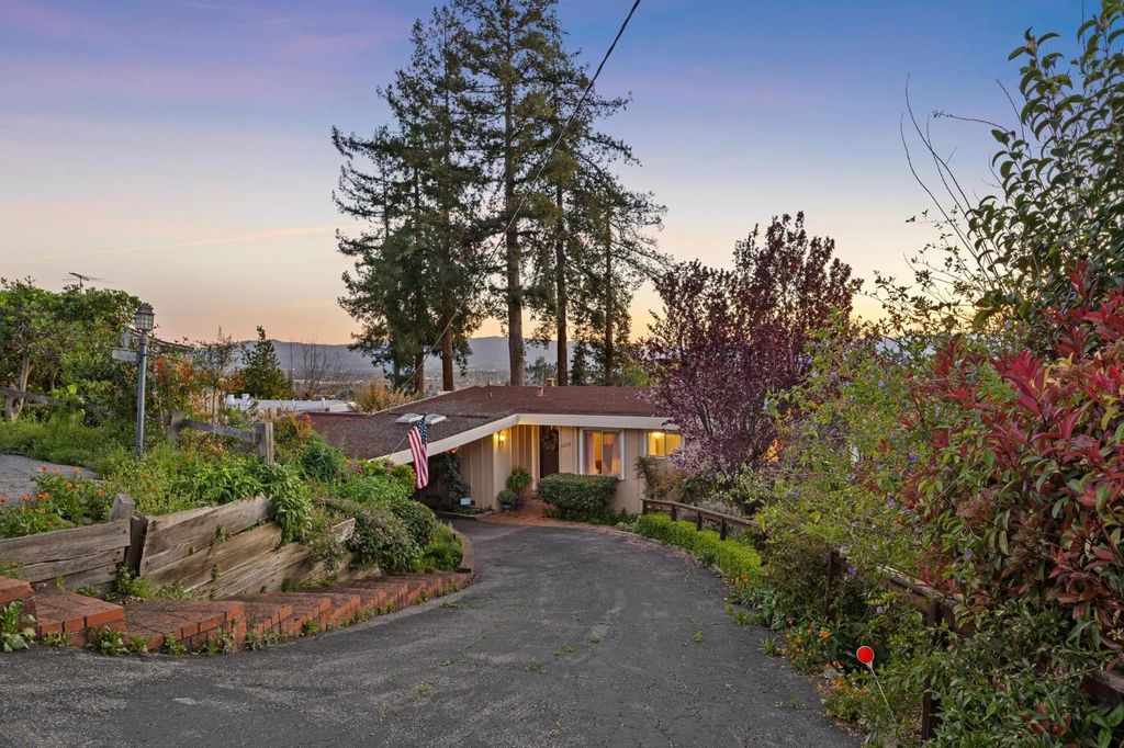 Photo of 10775 Ridgeview Way, San Jose, CA 95127 (MLS # 226037915)