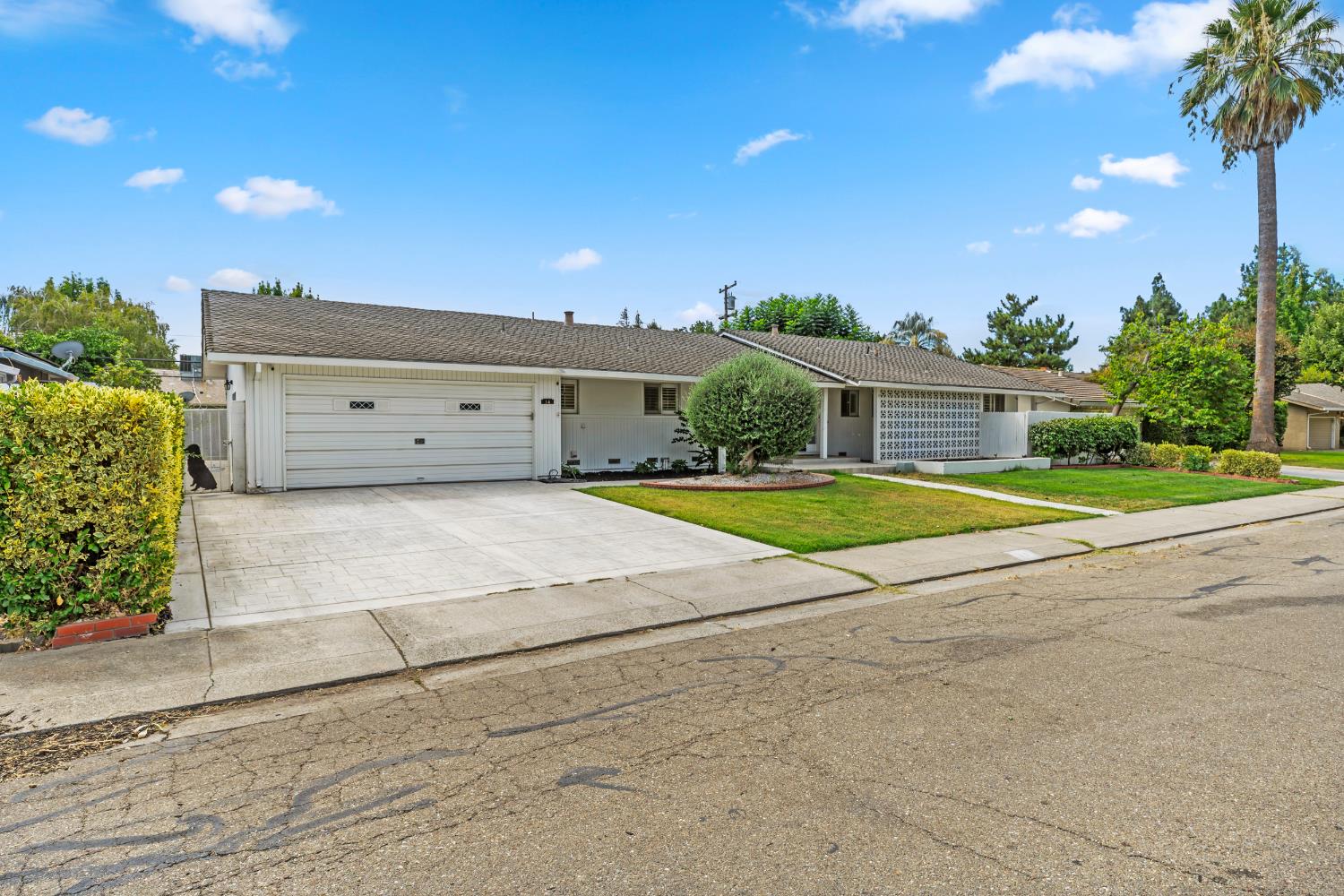 14 W Canterbury Drive - Photo 2