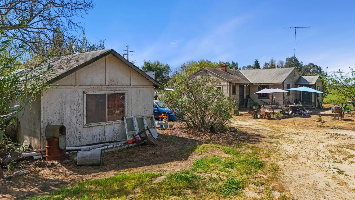 21398 Oleander Avenue