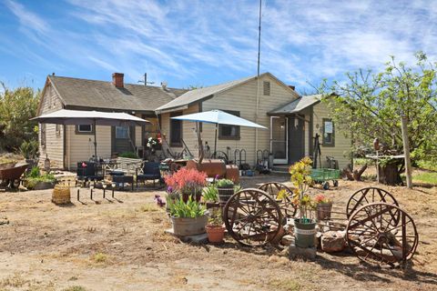 21398 Oleander Avenue Manteca CA 95337