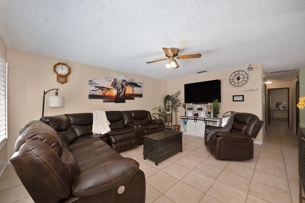 41 W Kavanagh Avenue