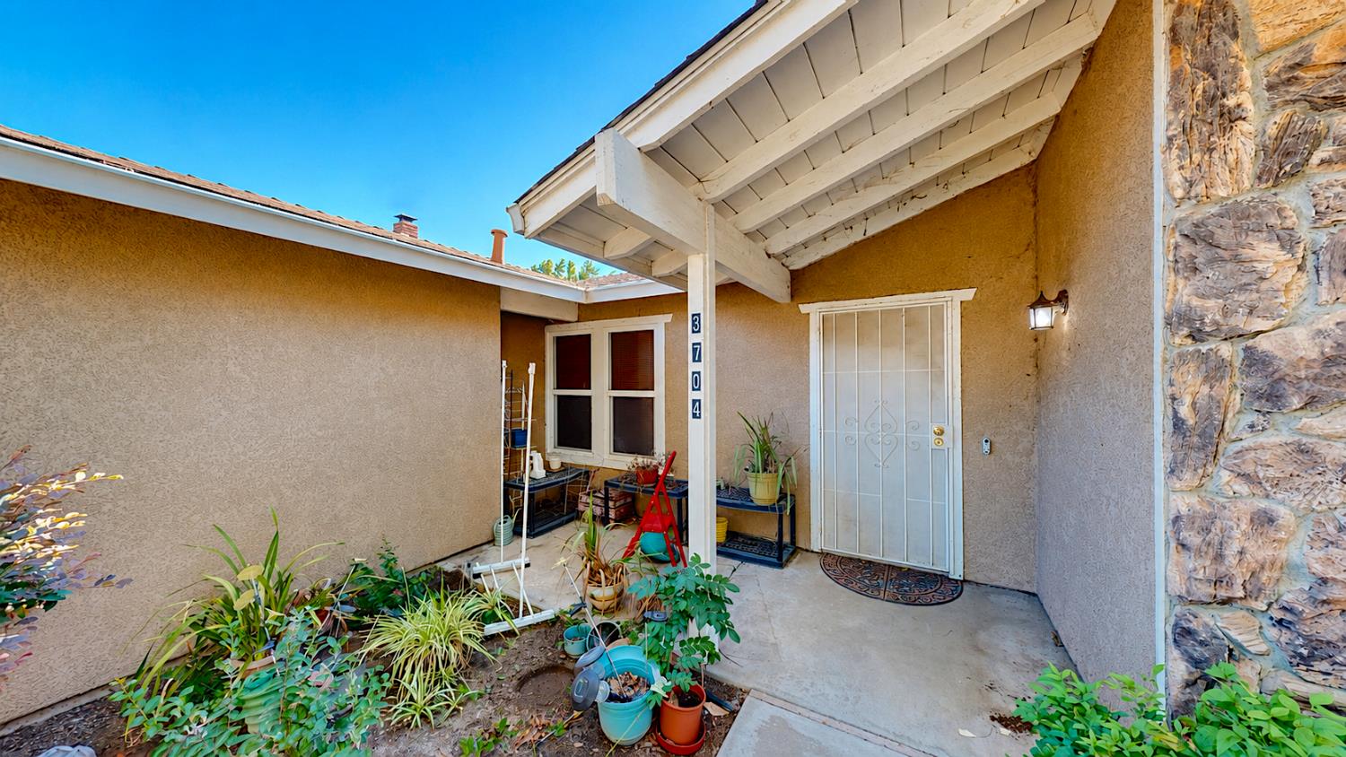 3704 Kona Oak Drive
