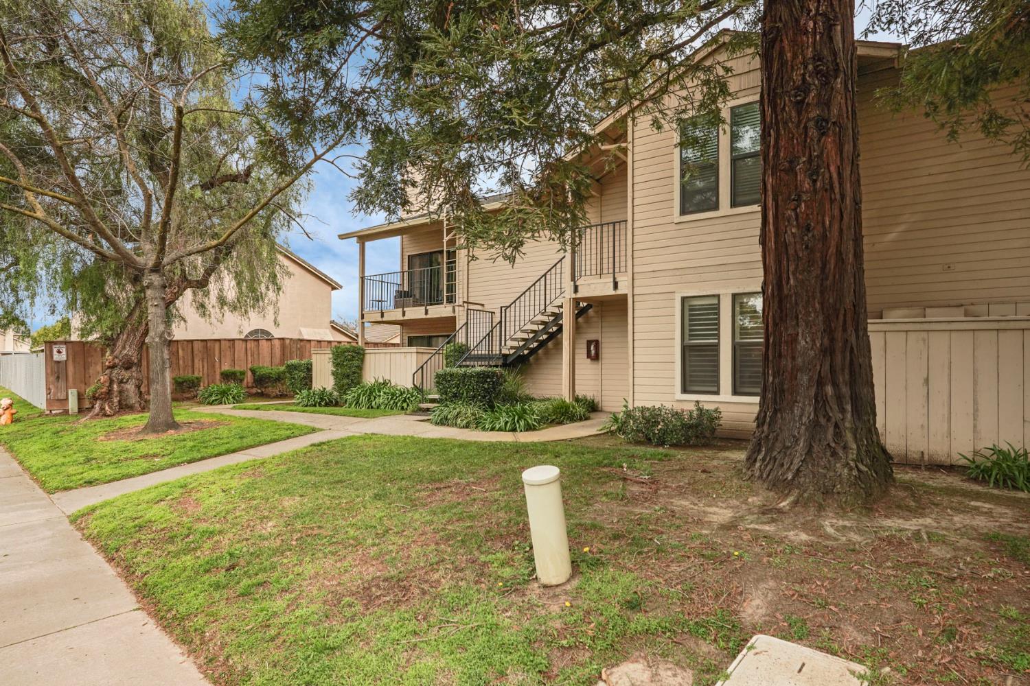 2401 Eilers Lane 1105