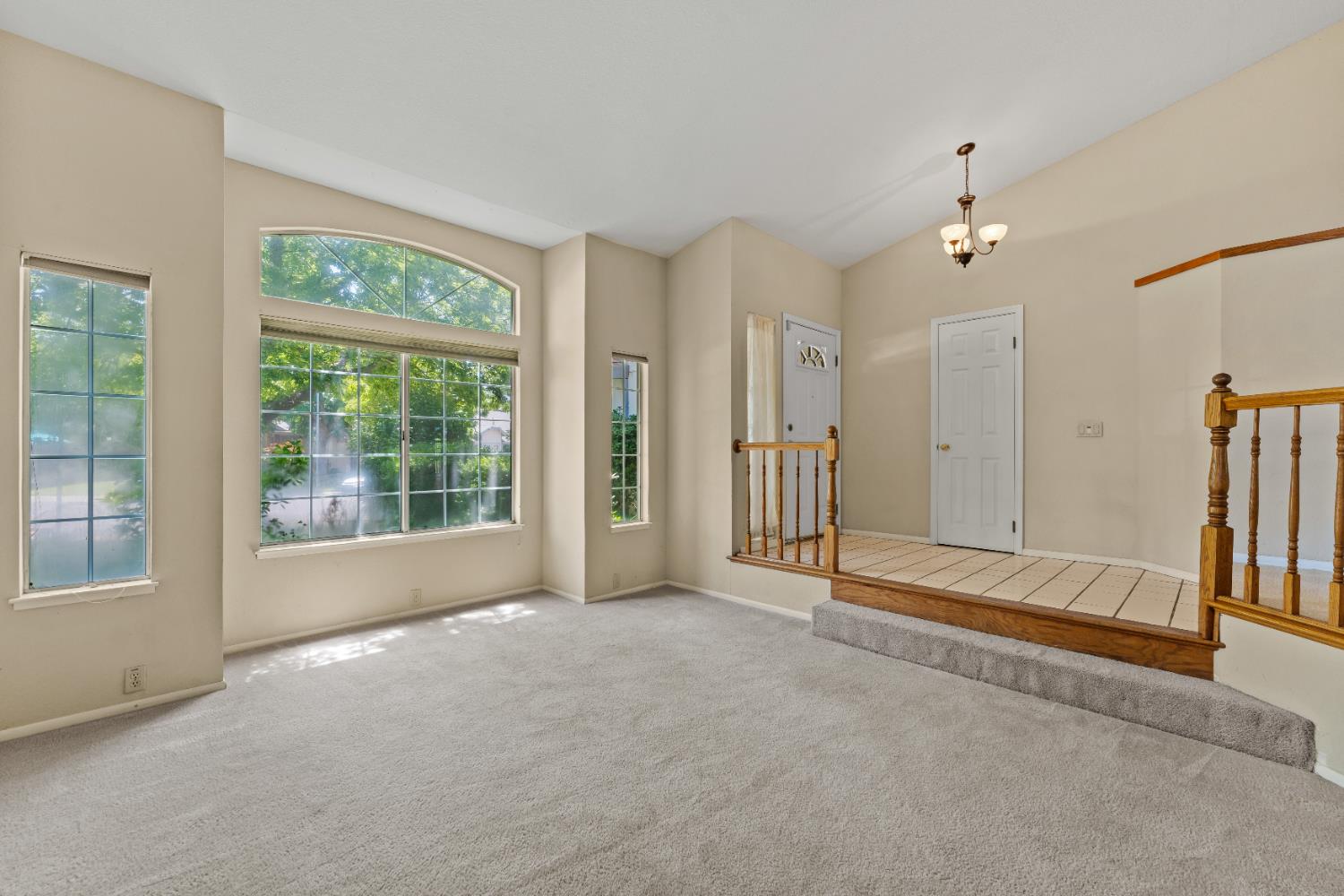6009 Villa Rosa Way
