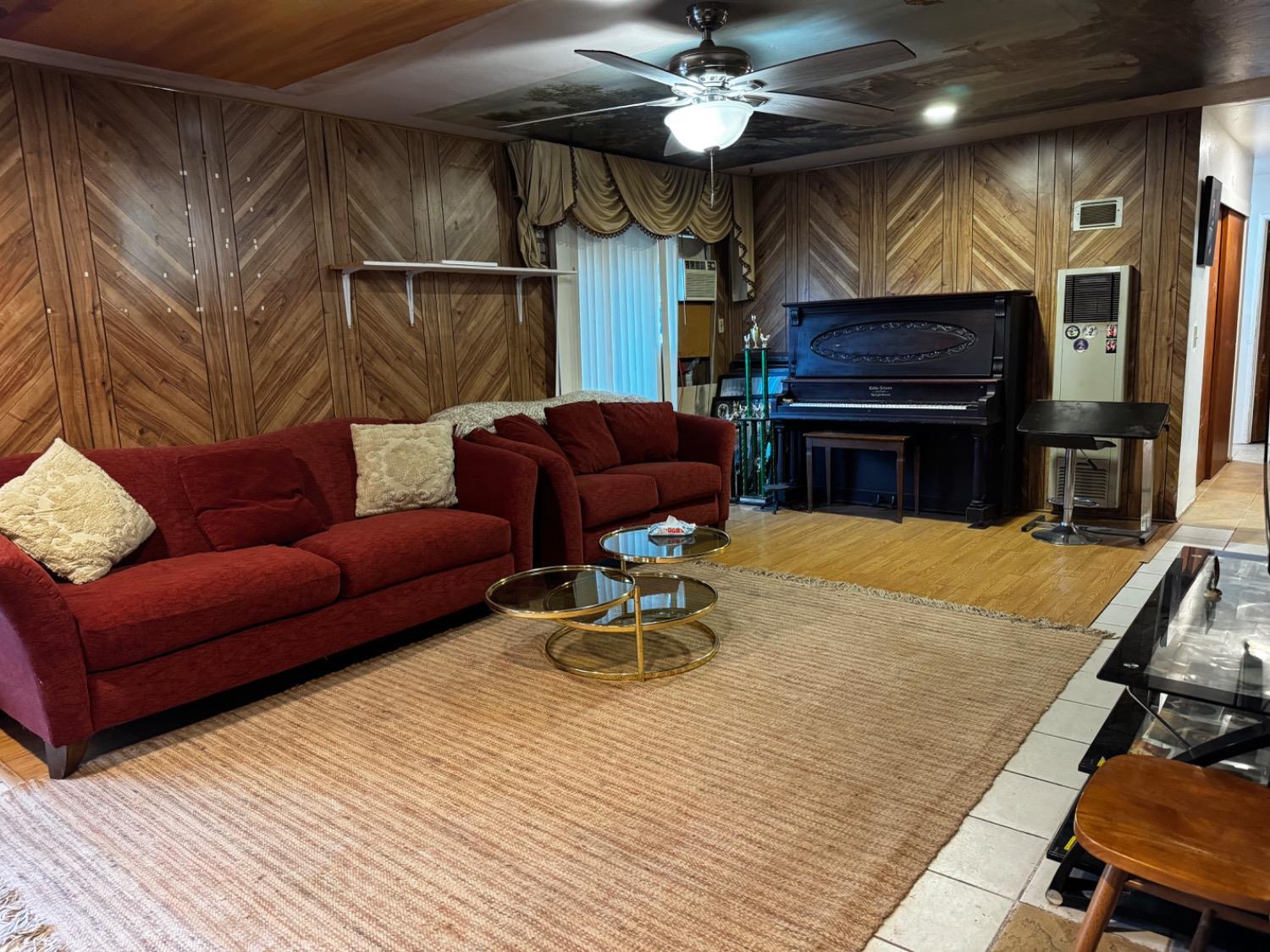 8233 Short Road