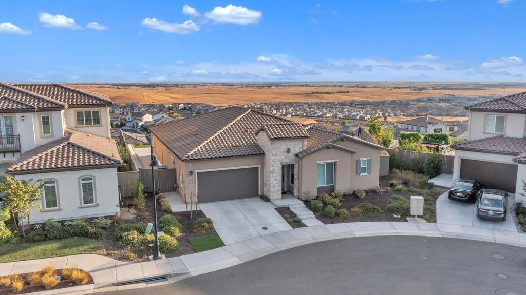 Photo of 14820 Sun Peak Drive, Folsom, CA 95630 (MLS # 225126293)