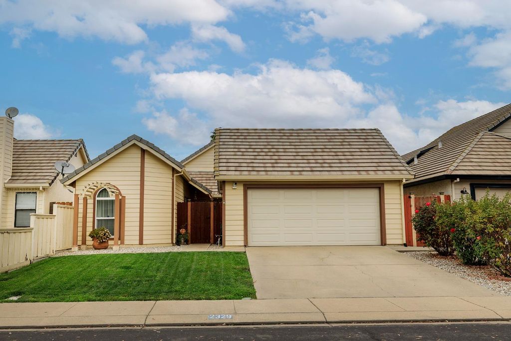 Photo of 2329 Orchard View Cir, Modesto, CA 95355 (MLS # 225143259)