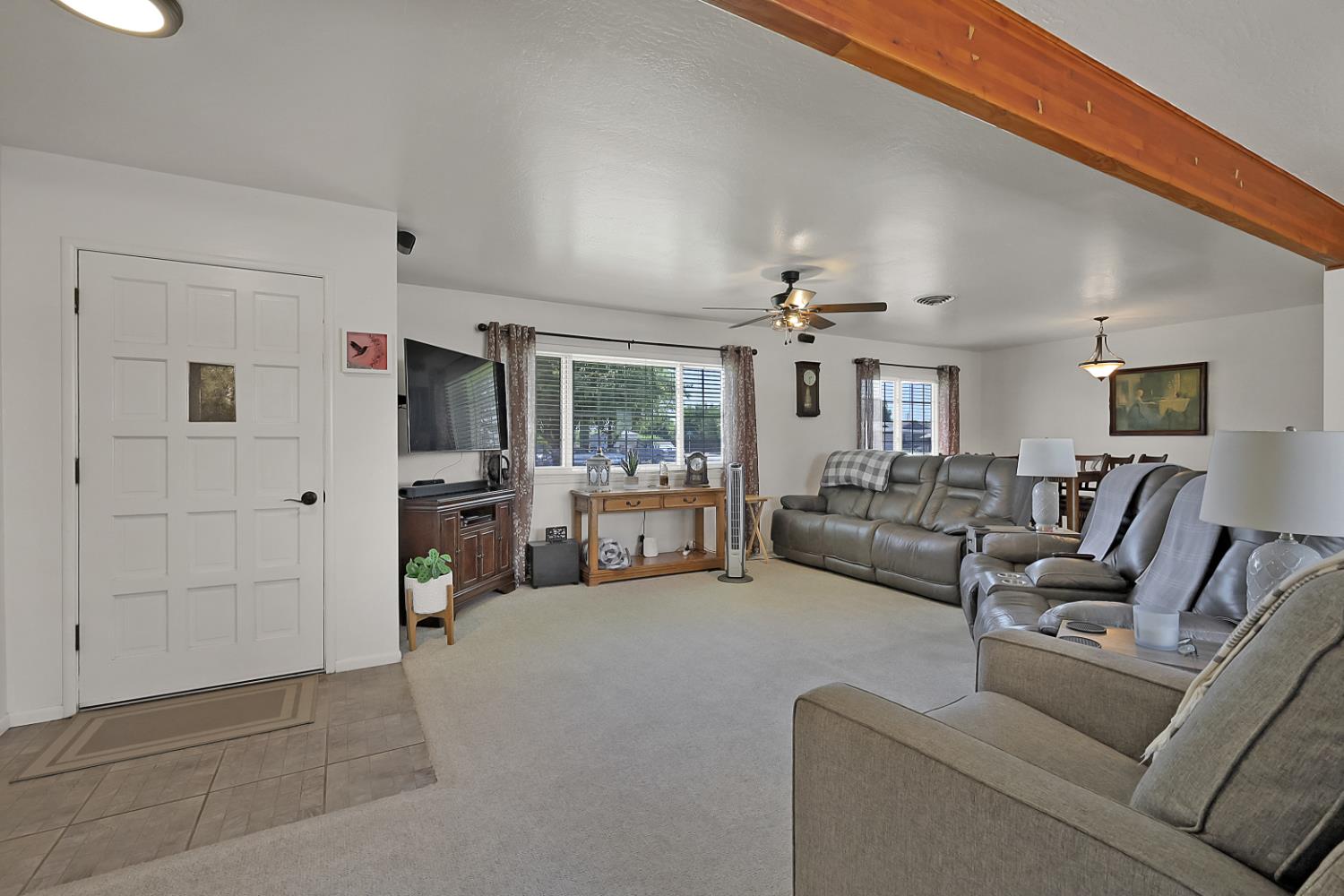 1010 Nelson
