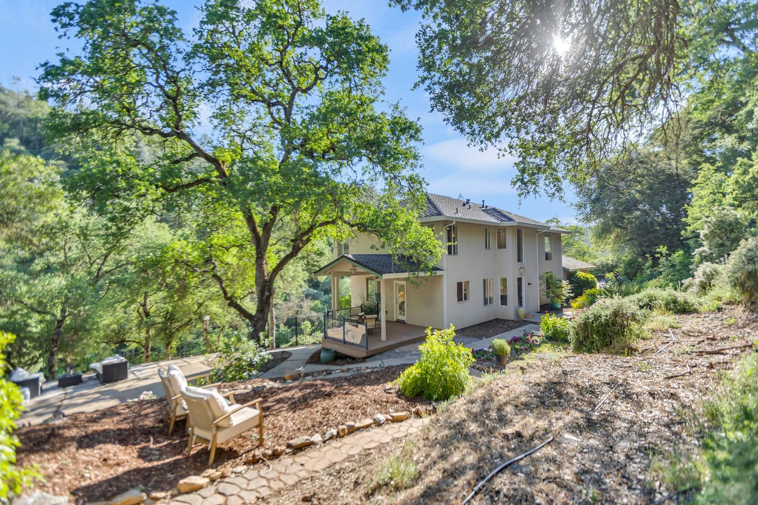 6811 Beaver Pond Road