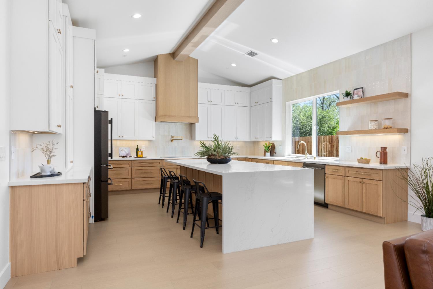 8924 Maple Hill Lane