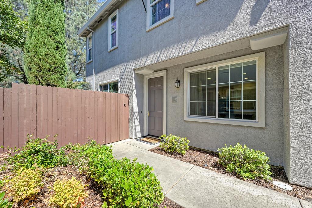 1102 Ferry Circle