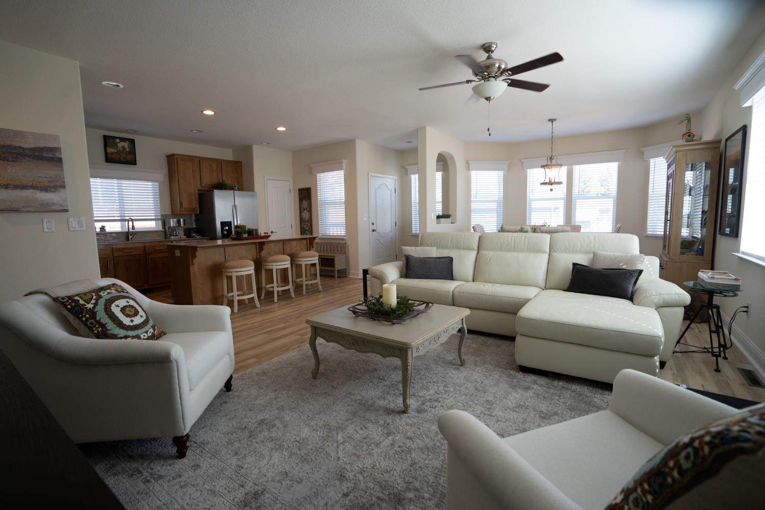 10154 10154 Heritage Oaks Dr.