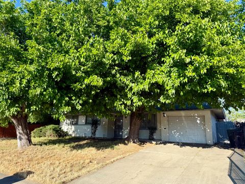 6917 Briggs Drive Sacramento CA 95828