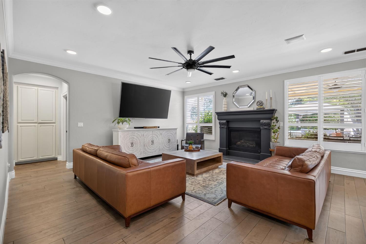 433 Calabria Court