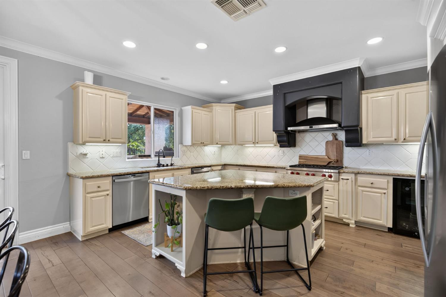 433 Calabria Court