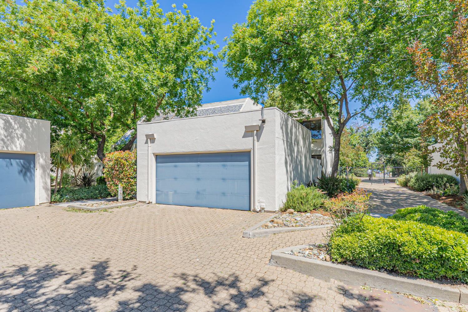 909 Alvarado Avenue 34
