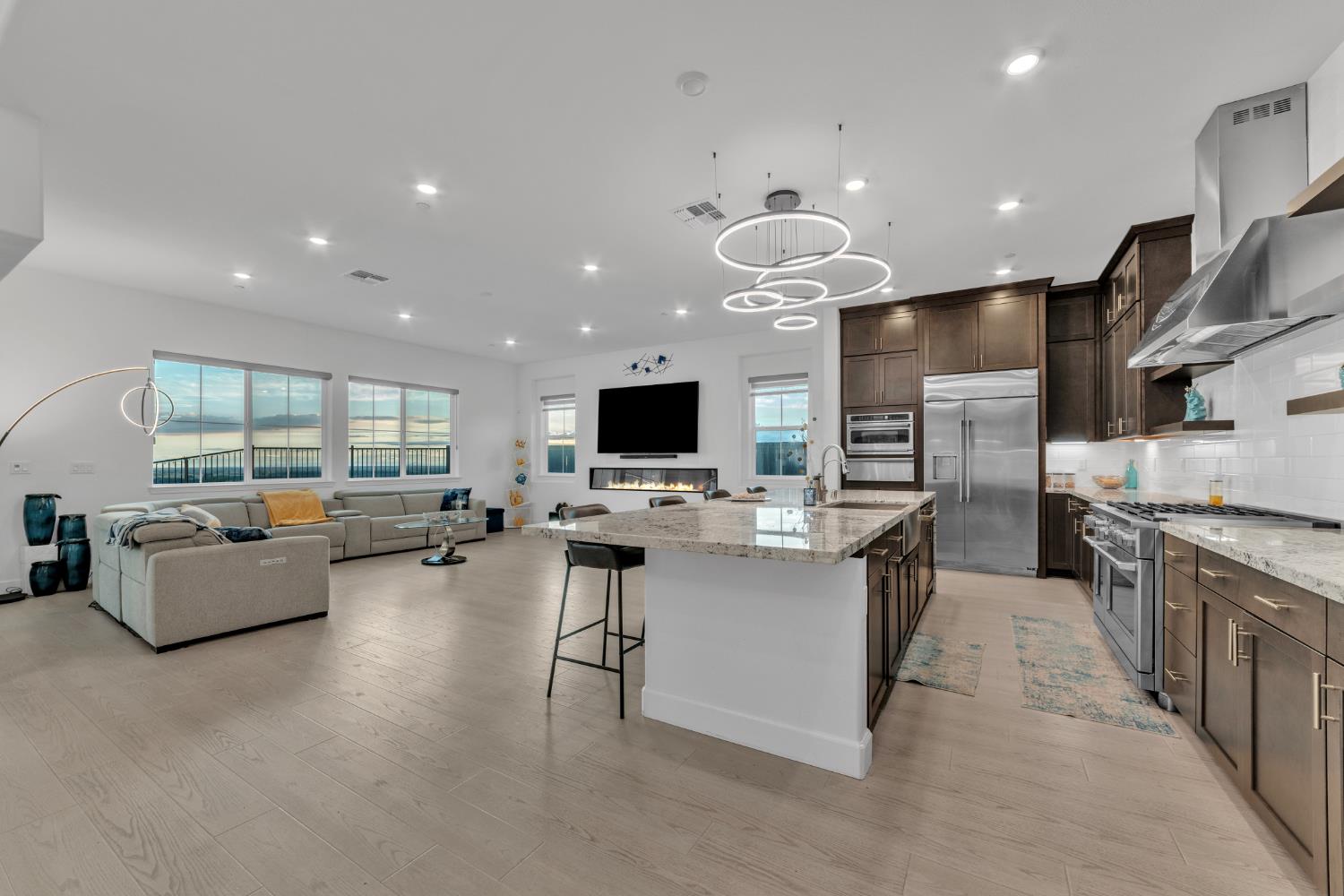 4631 Valley Terrace Circle