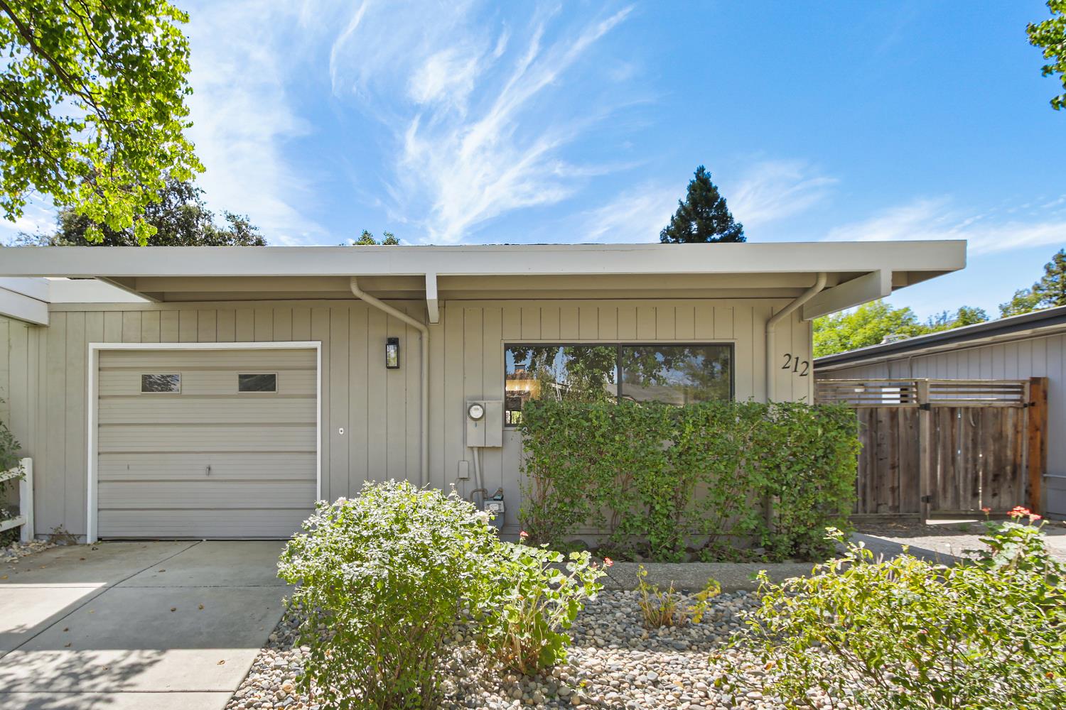 212 Luz Place