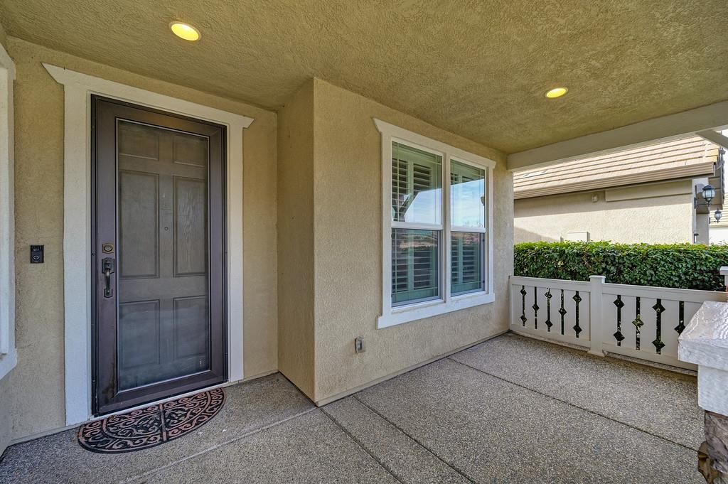 Photo of 9653 Oakham Way, Elk Grove, CA 95757 (MLS # 226011138)