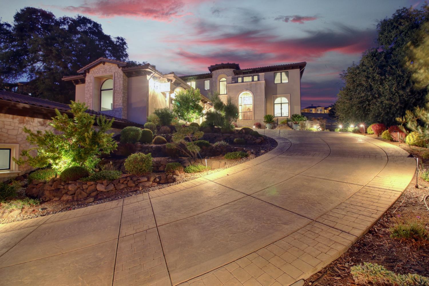 801 802 Cristina Court