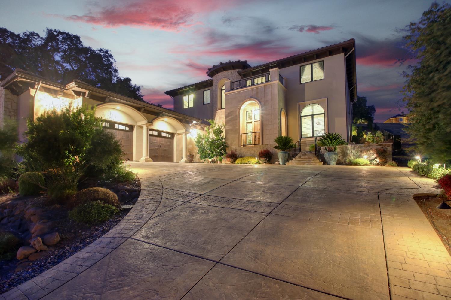 801 802 Cristina Court