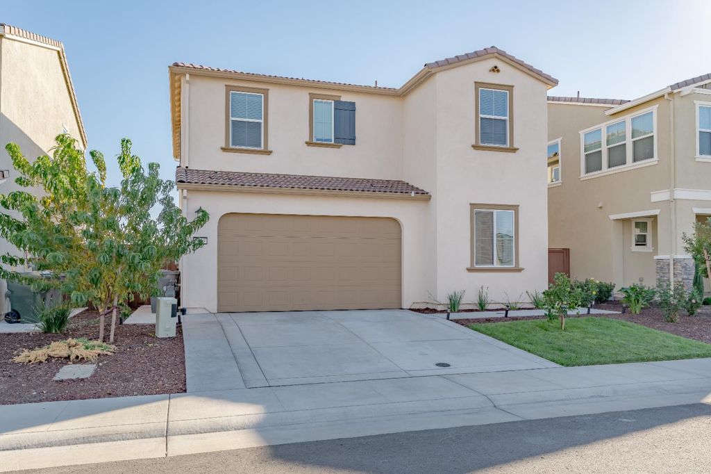 Photo of 1129 Sierra Morena Way, Roseville, CA 95747 (MLS # 226013002)