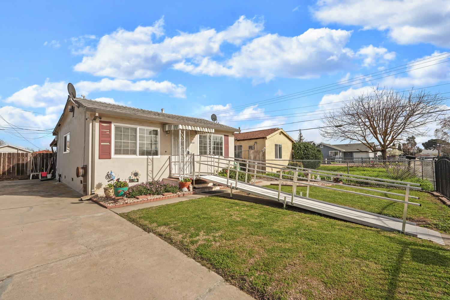 3260 Belleview Avenue