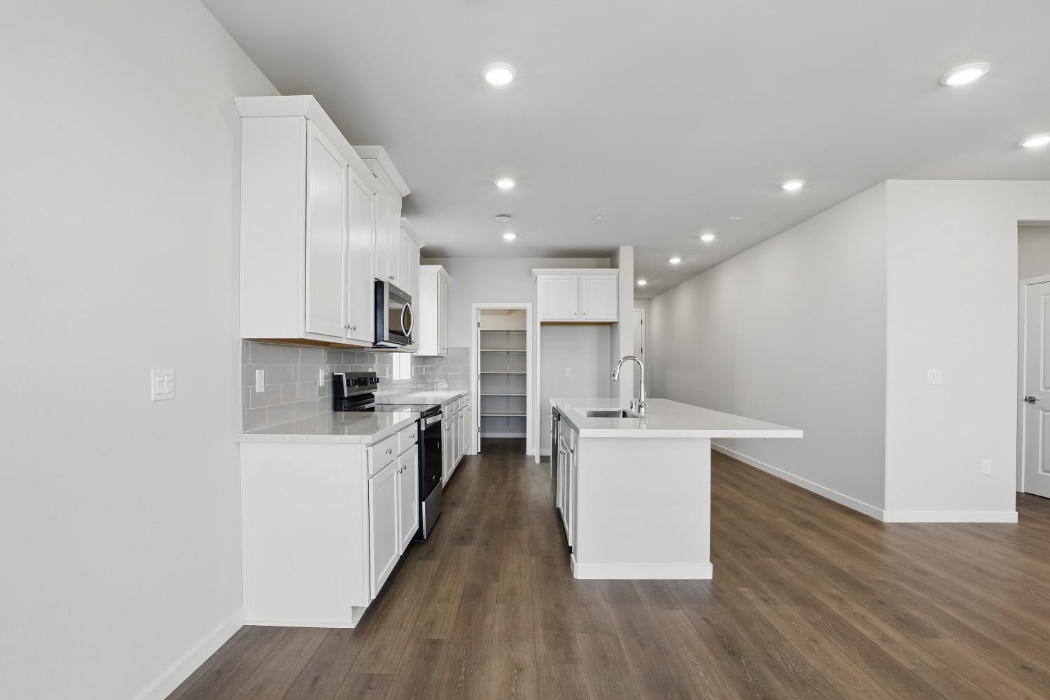 8240 Morning Star Way