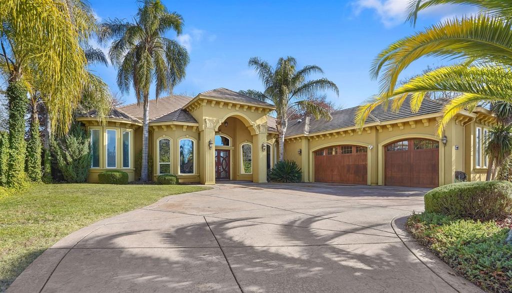 Photo of 3430 Nadine Street, Carmichael, CA 95608 (MLS # 226034535)