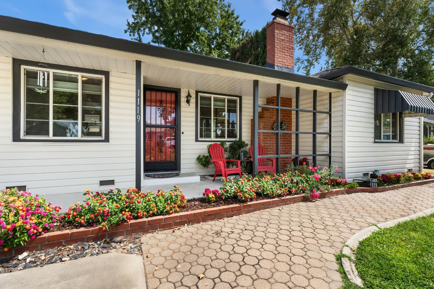 1119 Meadow Road