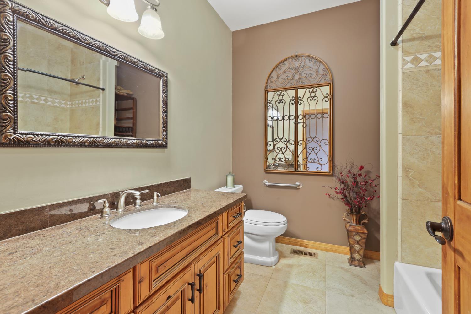 34900 Casa Loma Road